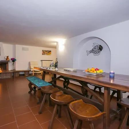 Sleeps 9 Pool Менаджо