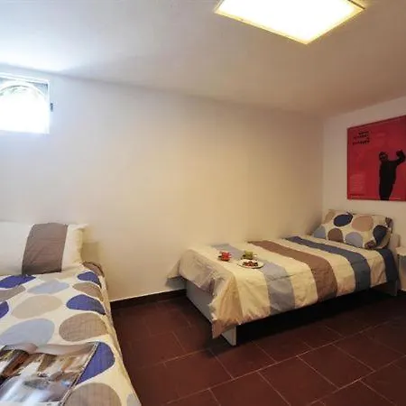 Sleeps 9 Pool Апартаменты Менаджо
